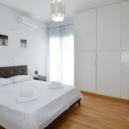 A Spacious Minimal Apatment At Chalandri Athen Exterior foto