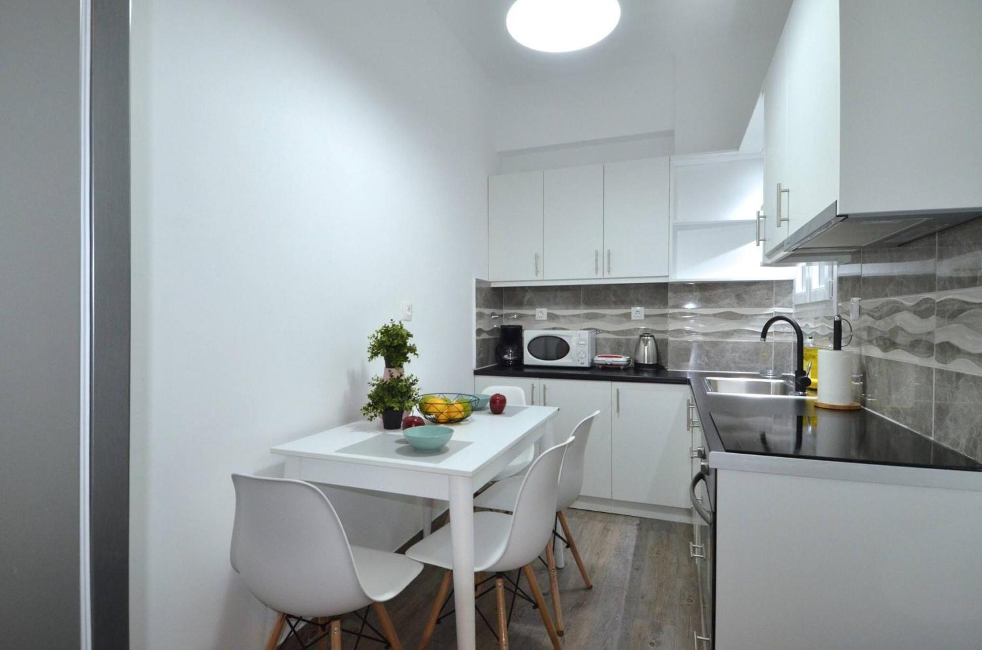A Spacious Minimal Apatment At Chalandri Athen Exterior foto